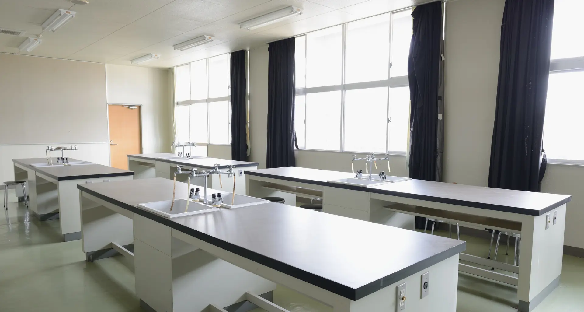 Cubierta FRP cuadrada para mesas modulares